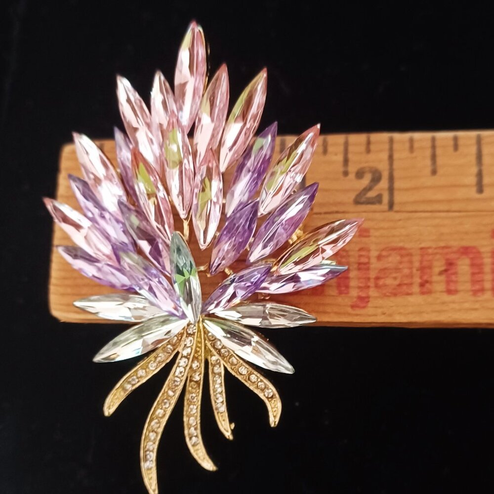 Gorgeous Lavender & Gold Brooch - Picture 4 of 4